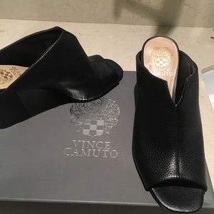 Vince Camuto black leather slides 8.5